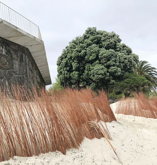 'Beach improvement and redevelopment of the harbour edge' in Porto, Spain by CREUSeCARRASCO and RVR Arquitectos. Image: © creusecarrasco