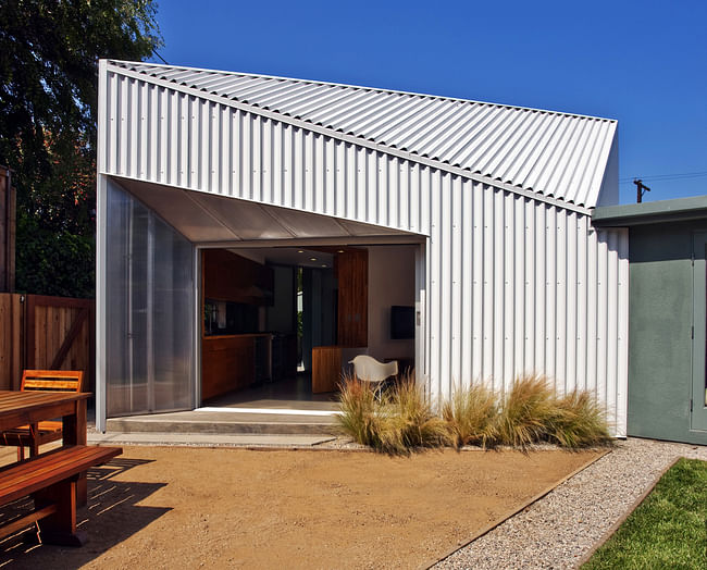 Edgewater Residence in Los Angeles, CA by Formation Association; Photo: Josh White