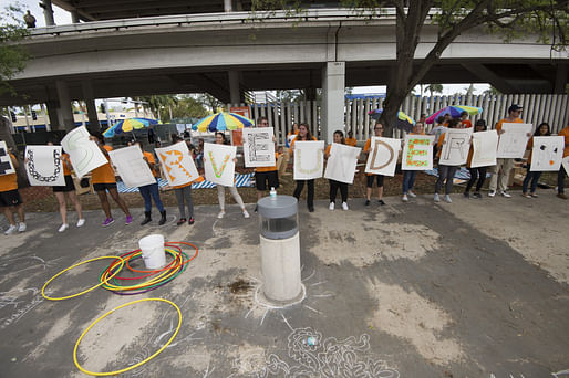 Flash mob at the University Metrorail station 