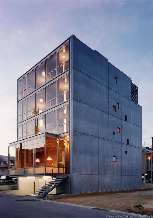 Naha City Gallery & Apartment Home by 1100 Architect. Photo: Shinito Sato 