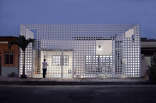 Casa Infinita in Babahoyo, Ecuador by Natura Futura Arquitectura