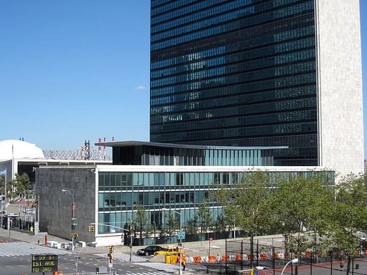 The lovely Dag Hammarskjöld Library building, part of the United Nations headquarters compound and dedicated in 1961, doesn't live up to 2015's security requirements and has been emptied of its functions. (Photo: Wikipedia)