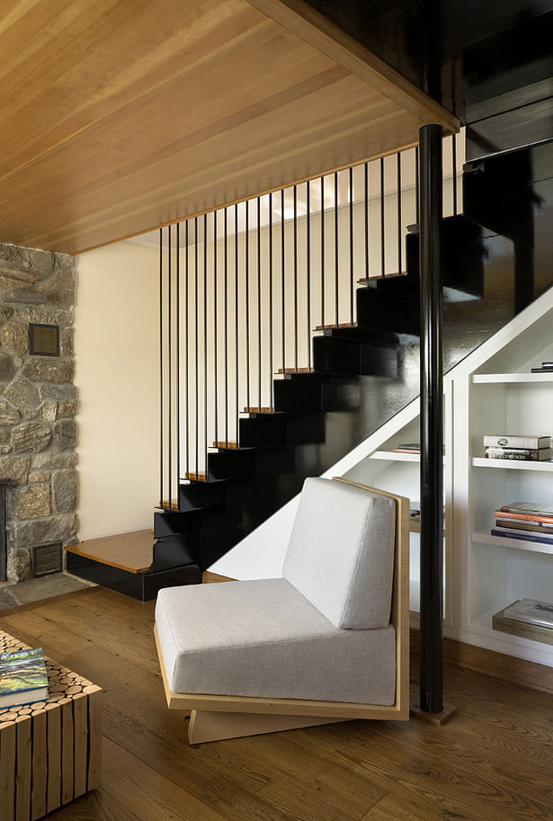 CONNECTICUT LAKE COTTAGE – Staircase