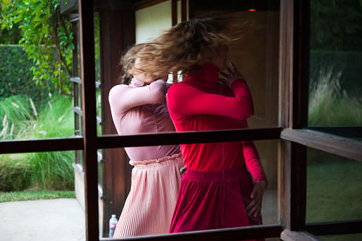 Gerard & Kelly, Modern Living (2016). Performance view: MAK Center for Art & Architecture at the Schindler House, West Hollywood, CA, January 2016. Pictured: Julia Eichten and Rachelle Rafailedes of L.A. Dance Project. Photo by Mimi Teller