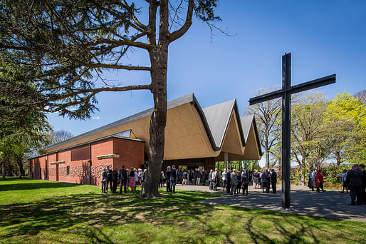 JOHN SCOTT AWARD for Public Architecture: Architectus in Christchurch for the St Andrew’s College Centennial, Chapel Te Kāreti o Hāto Ānaru Te Kotahi Rau Tau o te Whare Karakia. Photo: Simon Devitt, Sarah Rowlands.