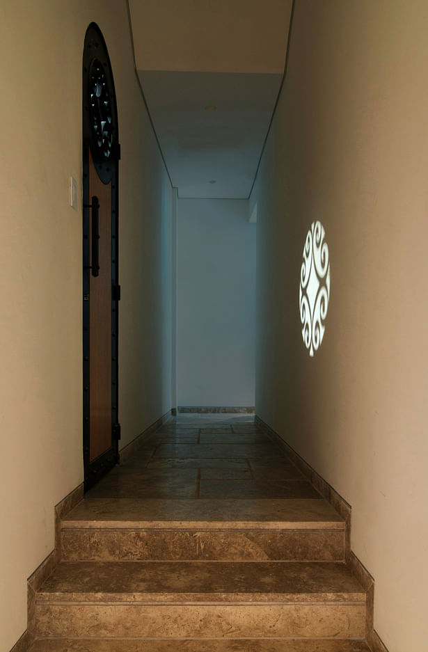 Corridor with window - Architects Elliot Lazarus & Matti Rosenshine