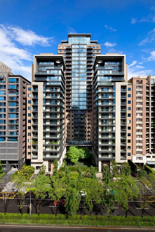 The Garden Residential Towers by Perkowitz + Ruth. Photo © Lawrence Anderson Photography, Inc.