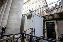 Vatican's Renovated Public Restrooms Provides Showers, Haircuts for the Homeless