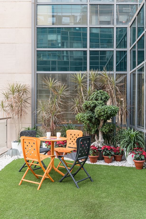 The terrace garden gives the workforce their necessary dose of fresh air and greenery.