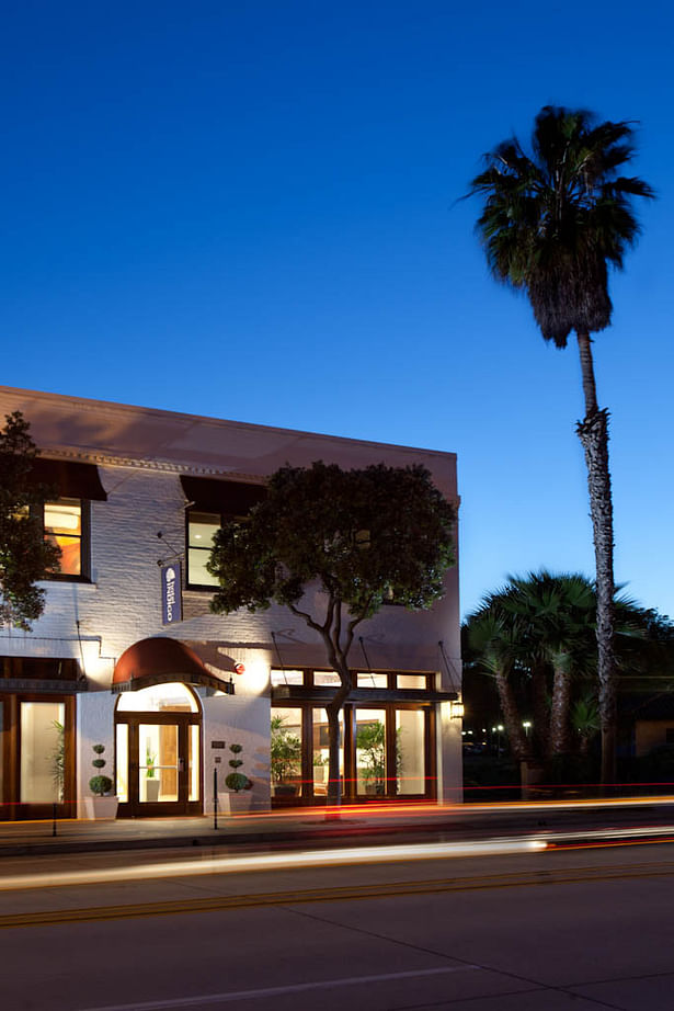 contemporary art hotel | adaptive re-use turn of century building. stylish modern interior | classic furniture collection. boutique hotel market | 41 guest rooms + amenities. 15,870 sq ft