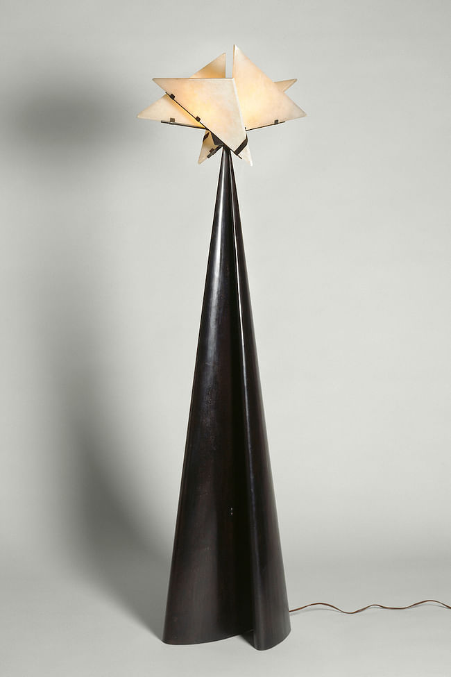 La Religieuse floor lamp (SN31), 1923, designed by Pierre Chareau, alabaster and hammered brass, 67 3⁄8 × 17 ¾ × 21 5⁄8 in. (171 × 45 × 55 cm). Centre Pompidou, Musée National d’Art Moderne, Centre de Creation Industrielle. Paris. Purchase funded in part by Scaler Foundation in 1995. Photo courtesy of The Jewish Museum.