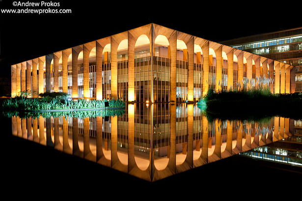 Palacio do Itamaraty - Oscar Niemeyer. Photo © Andrew Prokos.