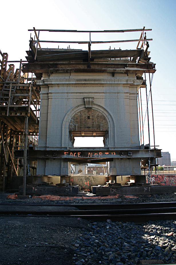 original photo: moving the 1st Street Bridge