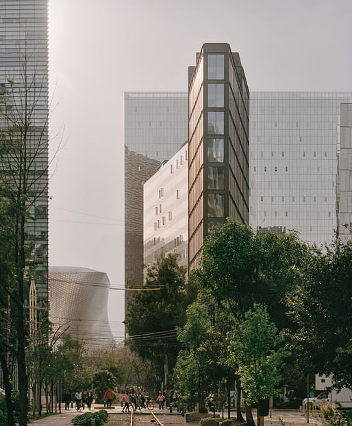 Winner – Architecture, Buildings over 1,000 SqM: Ferrocarril De Cuernavaca 780, Mexico City, Mexico, by HEMAA, Mexico City, Mexico. Image: Rory Gardiner