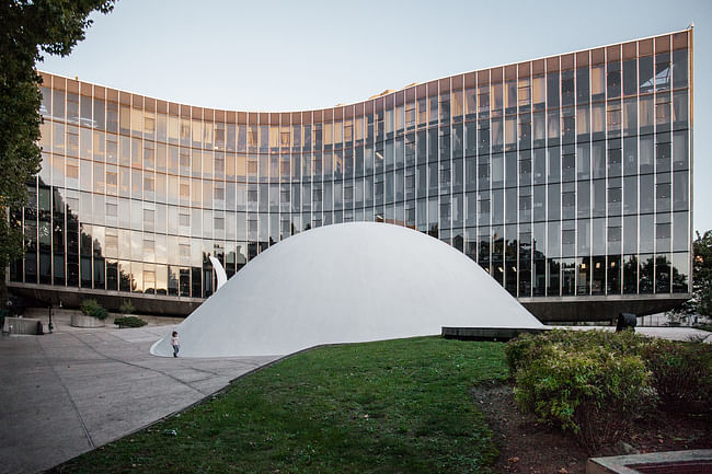 Communist party headquarters by ​Oscar Niemeyer, located in Paris. Image: Denis Esakov​. 