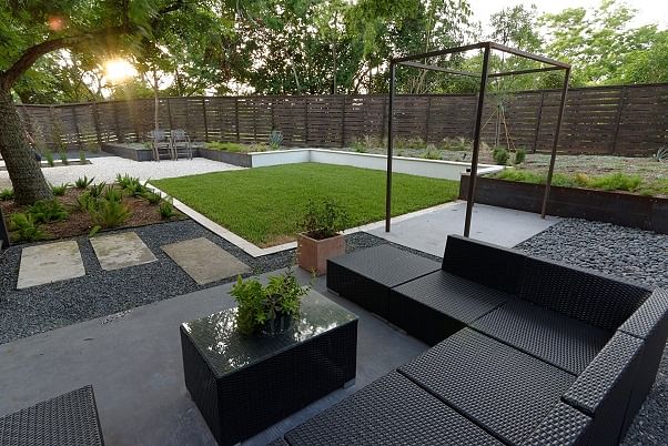 Seating area with Metal Trellis