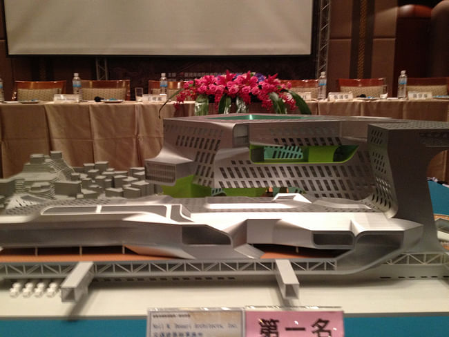 Model photo of the winning competition entry by Neil M. Denari Architects (Photo: Michael Speaks)