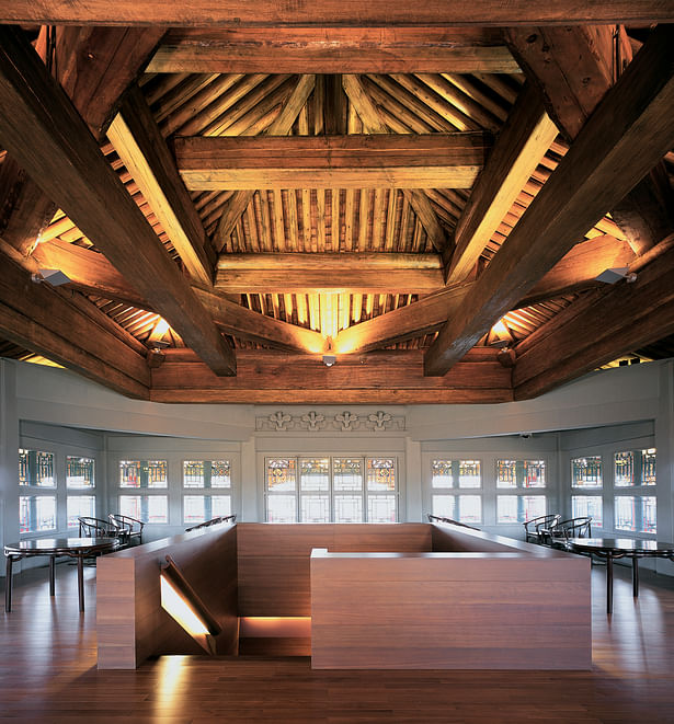 Jianfu Palace Museum Staircase / Photo by Cheng Shouqi