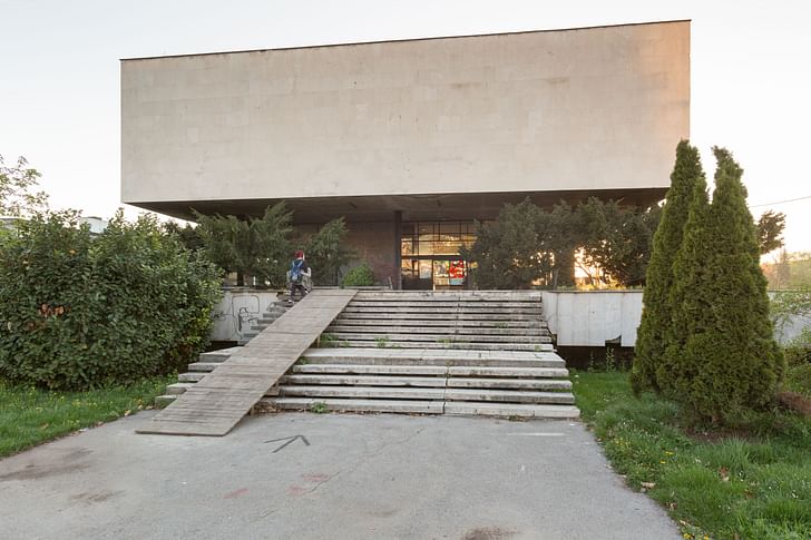 An improvised ramp at the entry to the Historical Museum, 2016. © Daniel Schwartz/U-TT at ETH