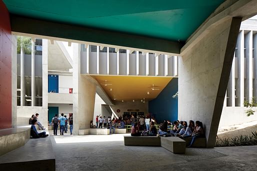 Edificio E, Lecture Building, University of Piura in Piura, Peru by Barclay & Crousse (Lima, Peru)​. Photo: Cristóbal Palma.