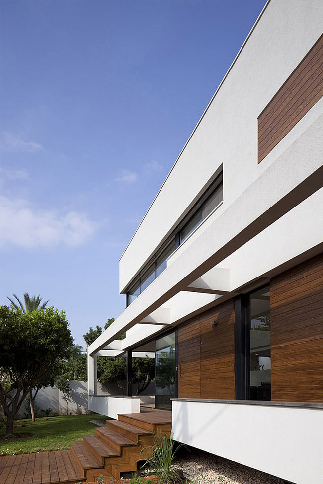 G HOUSE | Contemporary Mediterranean Villa in Ramat HaSharon, Israel by PazGersh Architecture Design (Photo: Amit Giron)