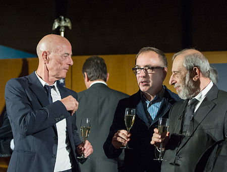 Joint winners of the inaugural Mies Crown Hall Americas Prize: Jaques Herzog of Herzog & De Meuron (left) and Alvaro Siza (right) with Illinois Institute of Technology dean and prize host, Wiel Arets (center). Photo courtesy of Mies Crown Hall Americas Prize/IIT.
