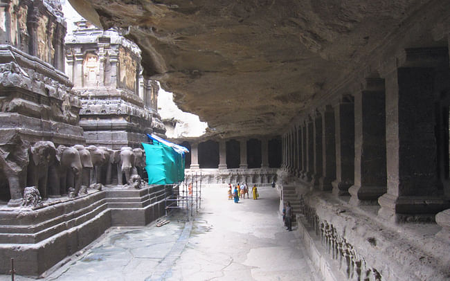 Kailasanatha's colonnade and colossal overhang