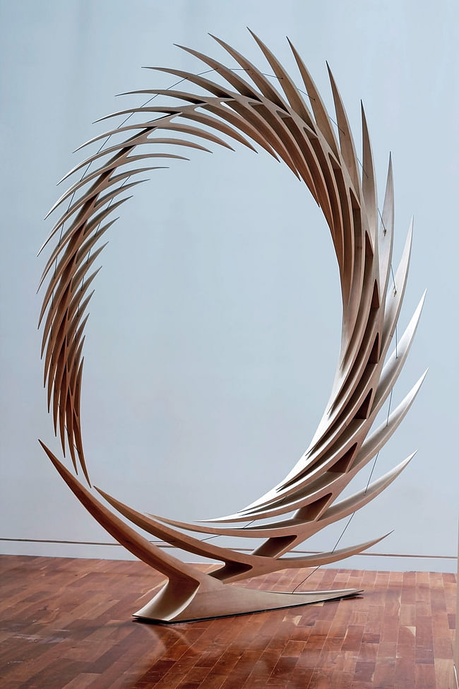 Infinite Spirit, 2013. Lime Wood, cm 330 x 30 x 300 cm. Property of Studio Calatrava © Santiago Calatrava