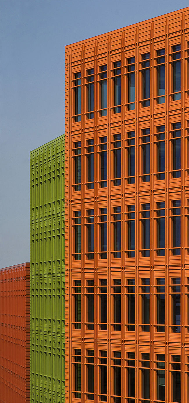 Central St. Giles in London, GB by Renzo Piano (Building Workshop); TERRART(r) Facades: NBK (a Hunter Douglas Company)