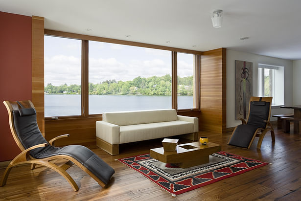 CONNECTICUT LAKE HOUSE – Living room