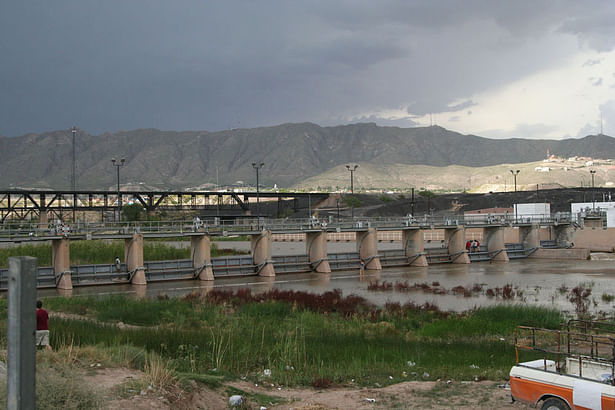 The water diversion control is located just within the United States. It directs the majority of the water down the Franklin Canal, which remains in US territory only.