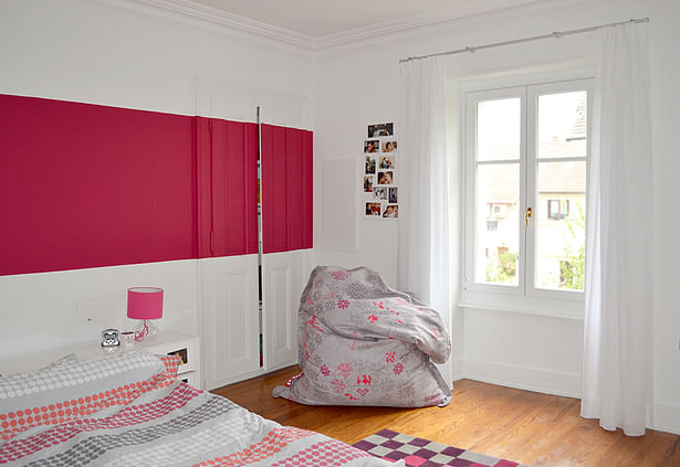 Girl bedroom - Pantone stripe on wall