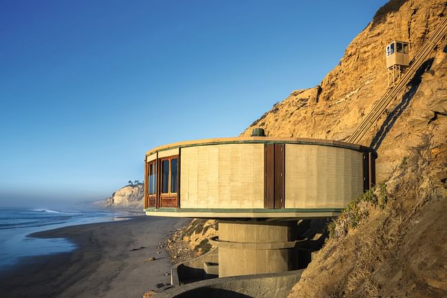 Bell Beach House, from “Mid-Century Modern Architecture Travel Guide: West Coast USA” by Sam Lubell. Photo: Darren Bradley, courtesy of Phaidon.