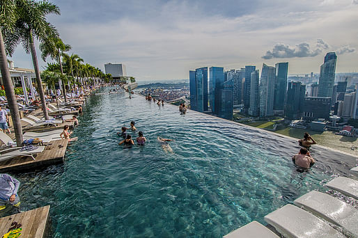 Angled view of the infinity pool at Marina Bay Sands. Photo: Silas Khua/Flickr.