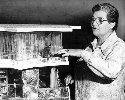 Ms. Gabe in 1979 with a model of her self-cleaning house. Credit The Los Angeles Times 