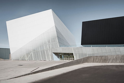 Complexe Sportif Saint-Laurent. Photo: Olivier Blouin Photographer.