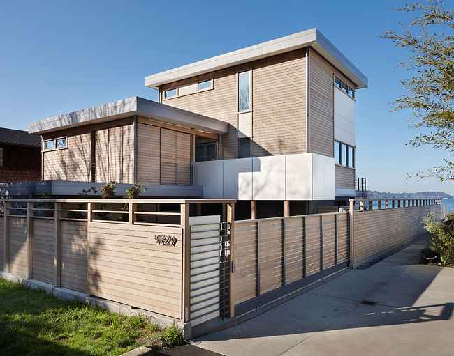 West Seattle Beach House by Tyler Engle Architects. Photo © Benjamin Benschneider. All Rights Reserved. Courtesy Tyler Engle Architects. 