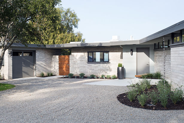 Mid Century Modern View House Remodel by Klopf Architecture